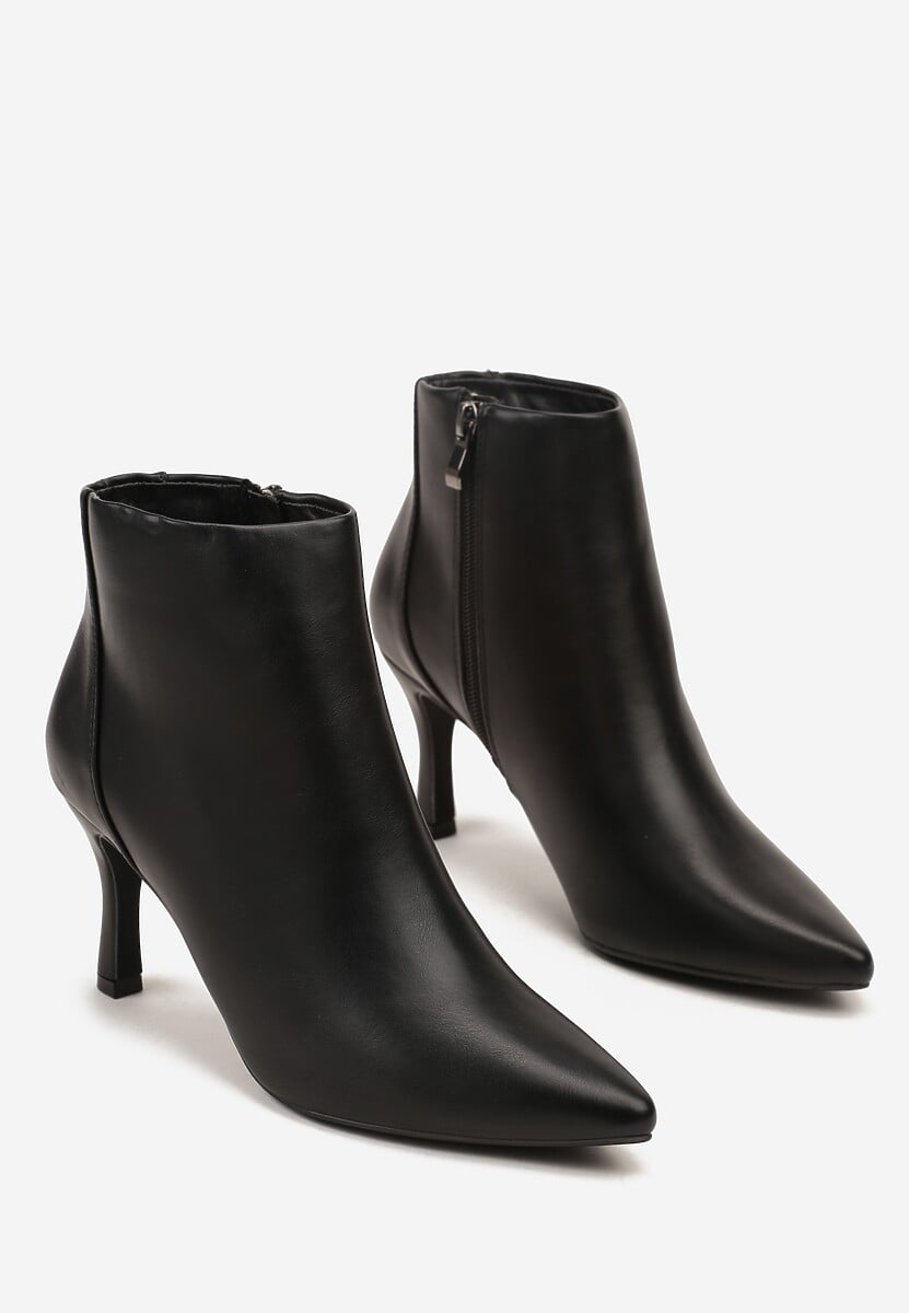 Bottines noires à talons aiguilles pointues