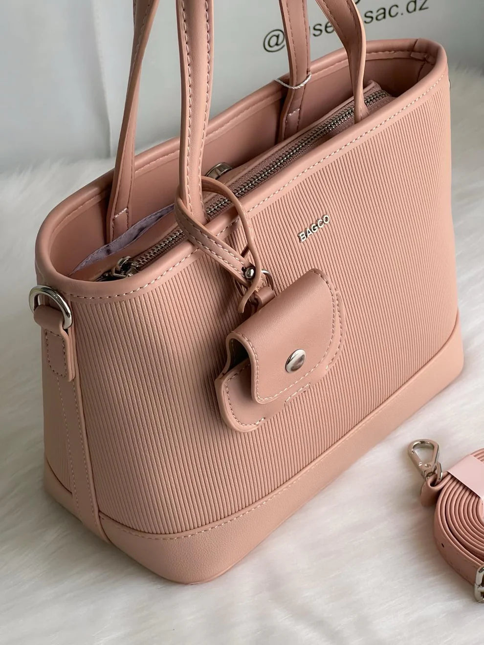 Sac à main BAGCO — Élégance et Polyvalence