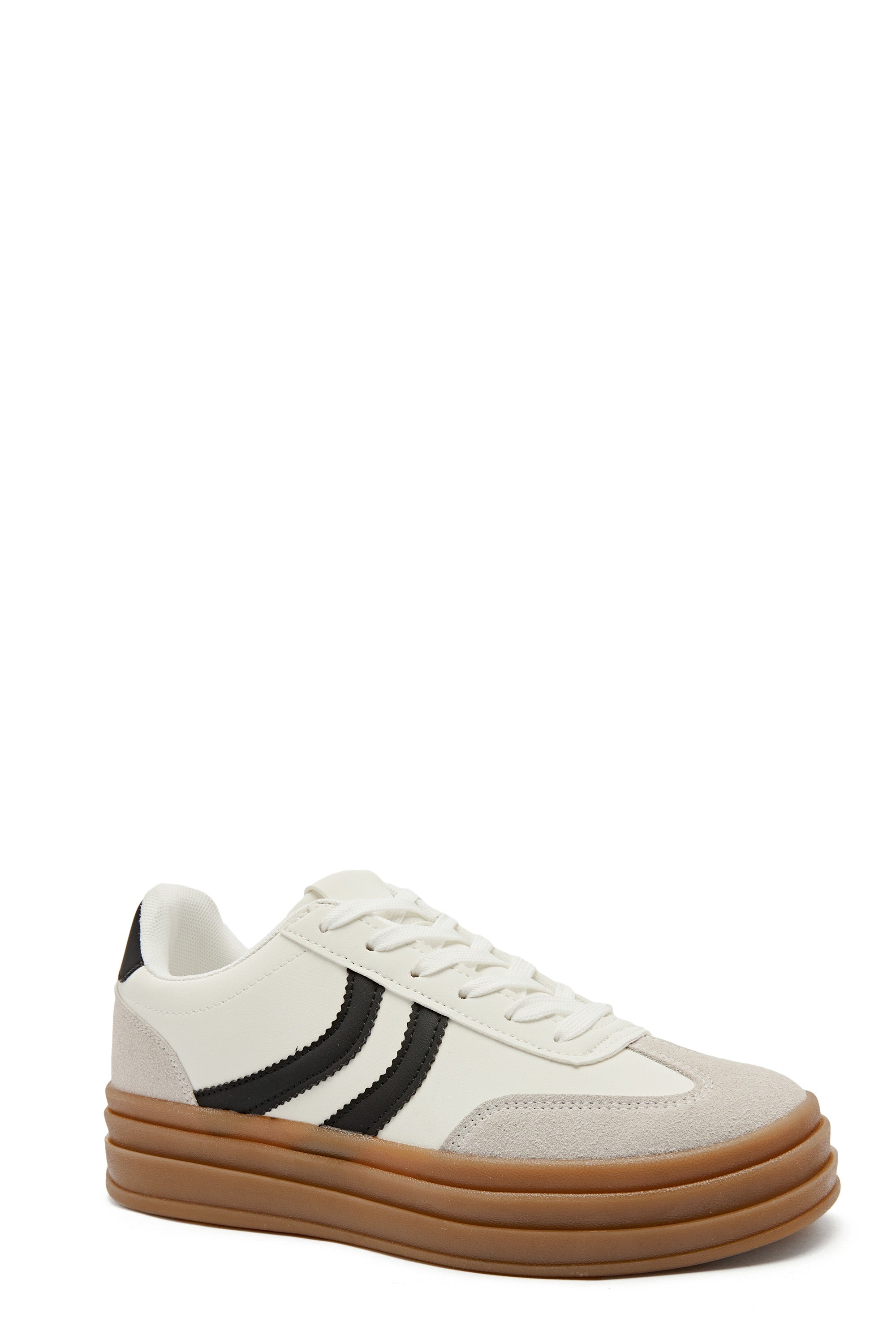 Basket blanche et noir avec semelle marron