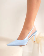 Escarpins bleu pastel vernis a talon aiguille