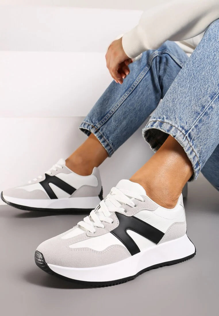 Basket blanche avec details gris et noir