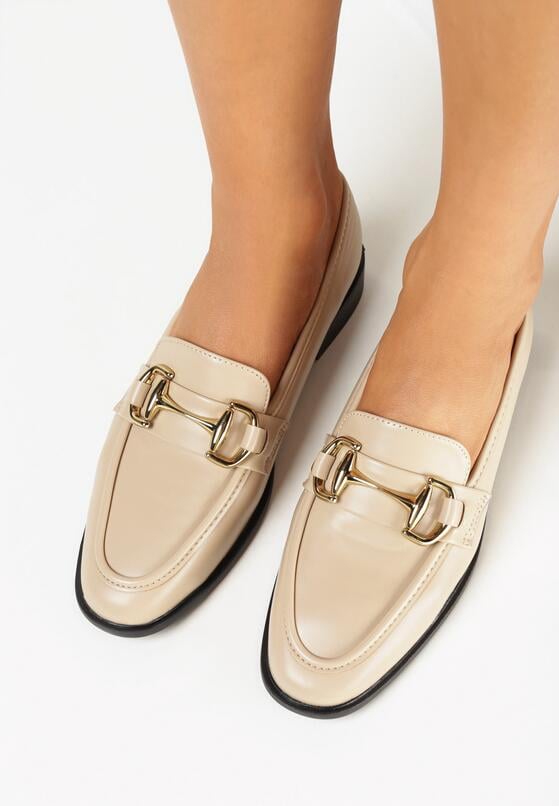 Mocassin classique avec boucle dorée