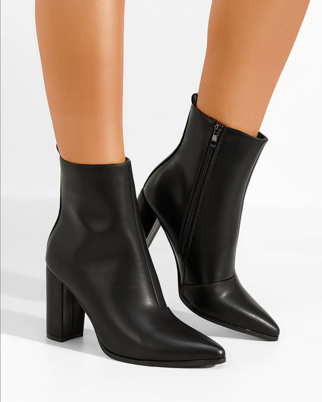 Bottines Classiques Noires à Talon Bloc | L'Allure Chic Assurée