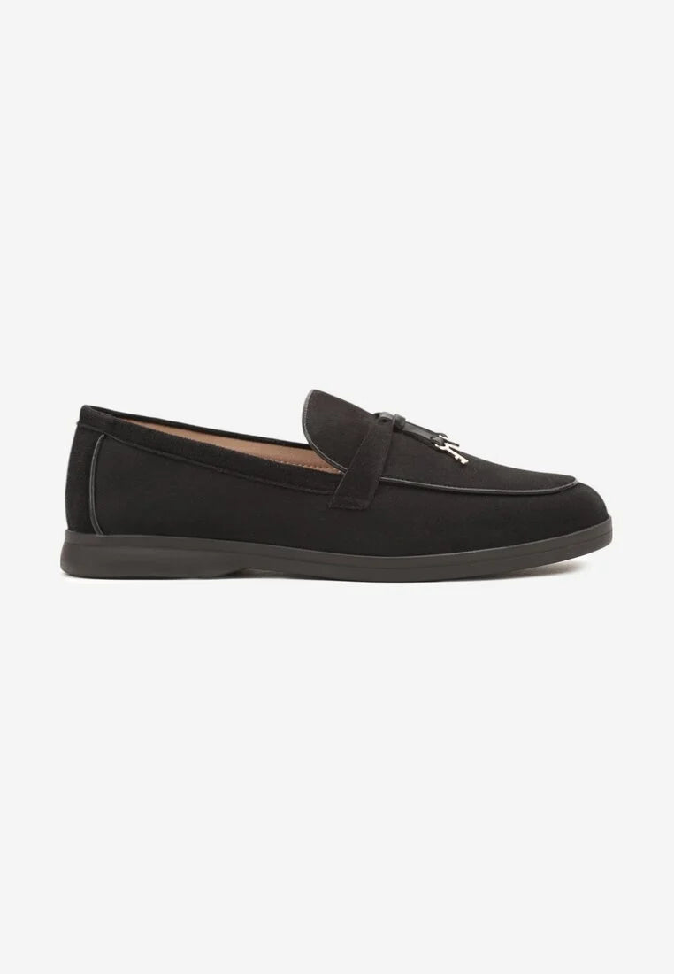 Mocassins Noirs en Daim avec Détail Métallique Élégant