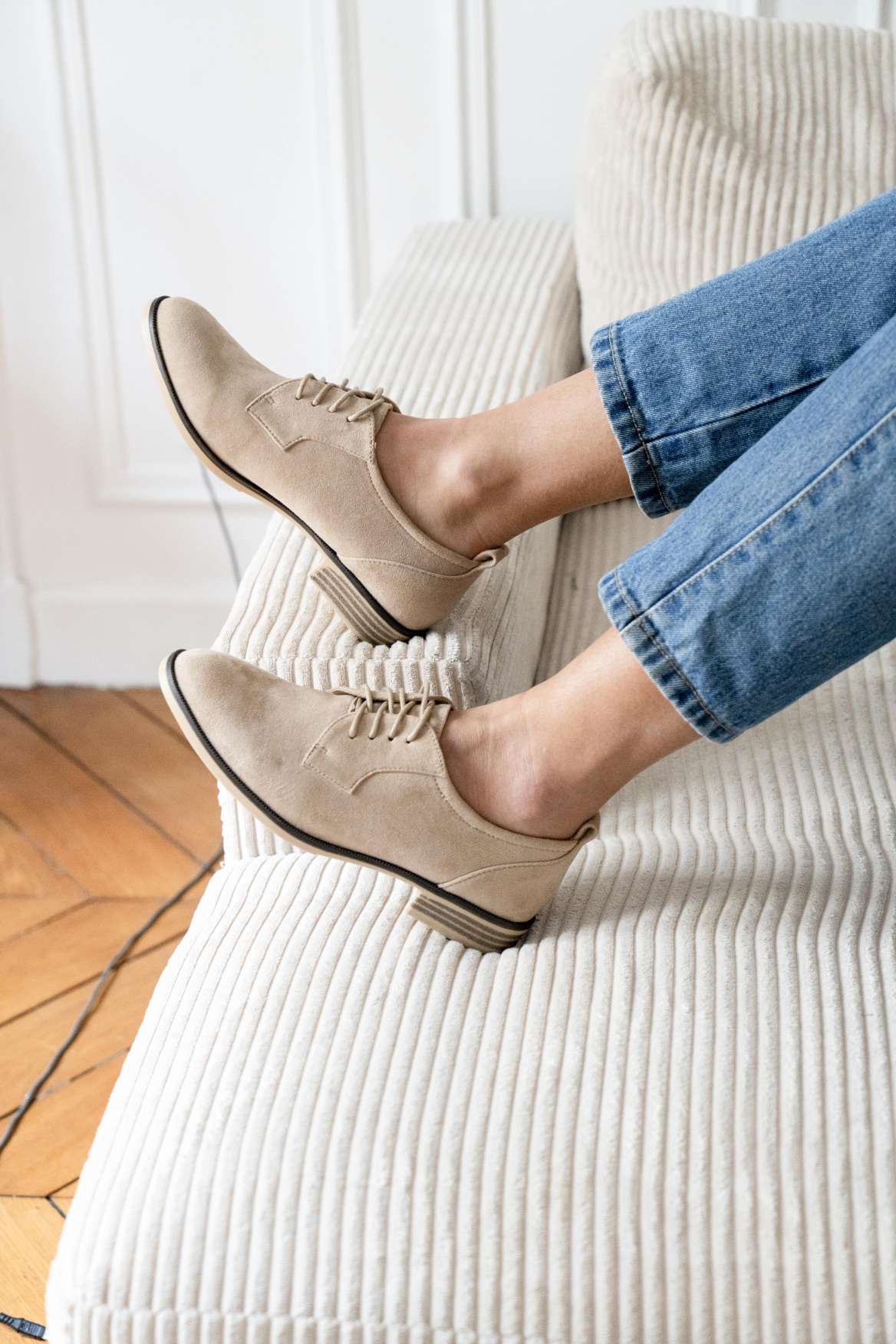 Derbies Minimalistes en Suédine Beige