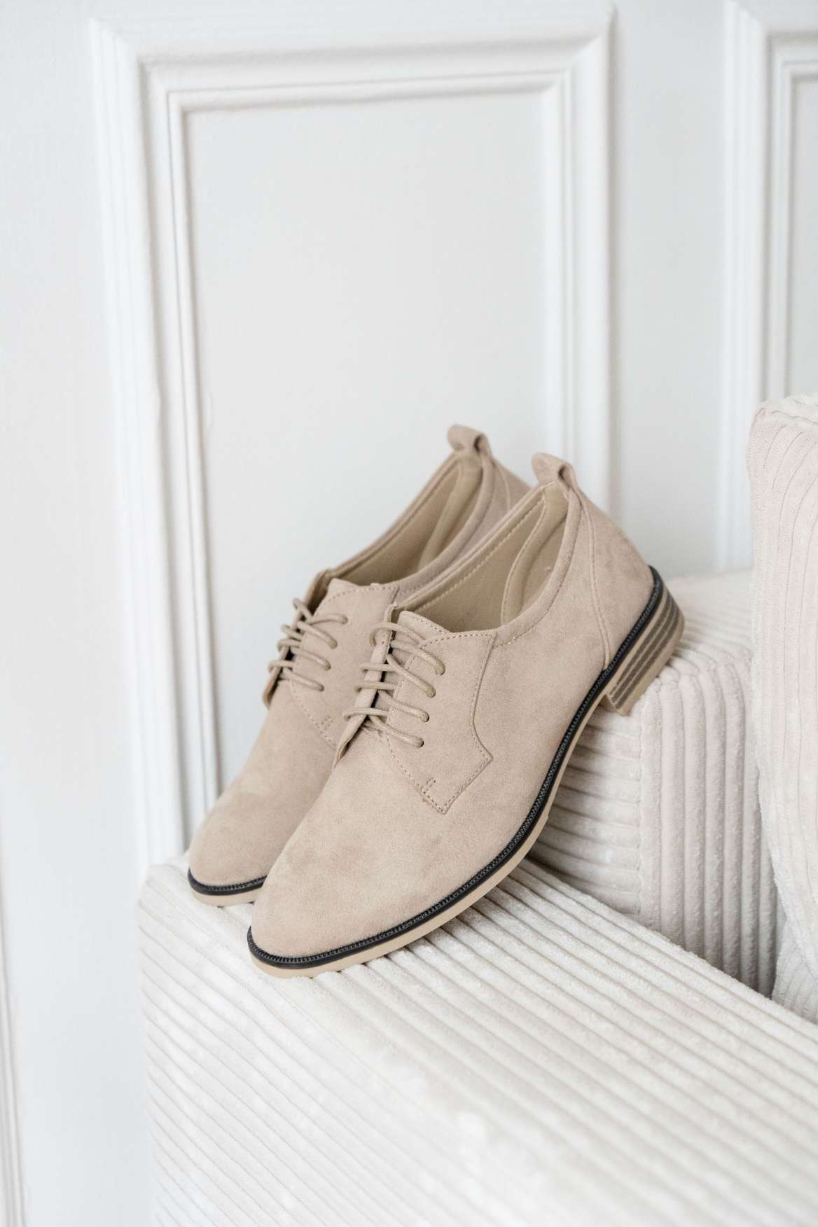 Derbies Minimalistes en Suédine Beige