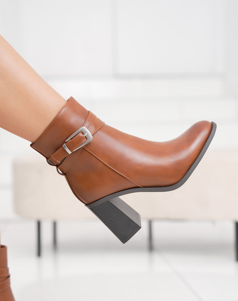 Bottine en Camel à Talon Carré et Boucle