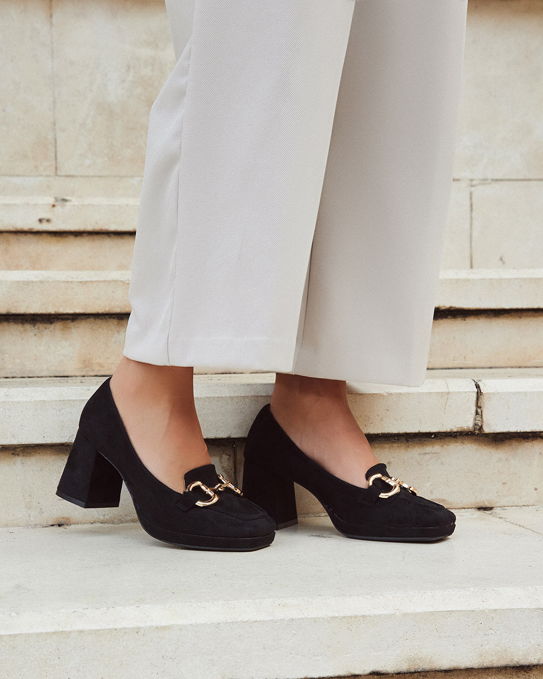Mocassin à talon noir daim