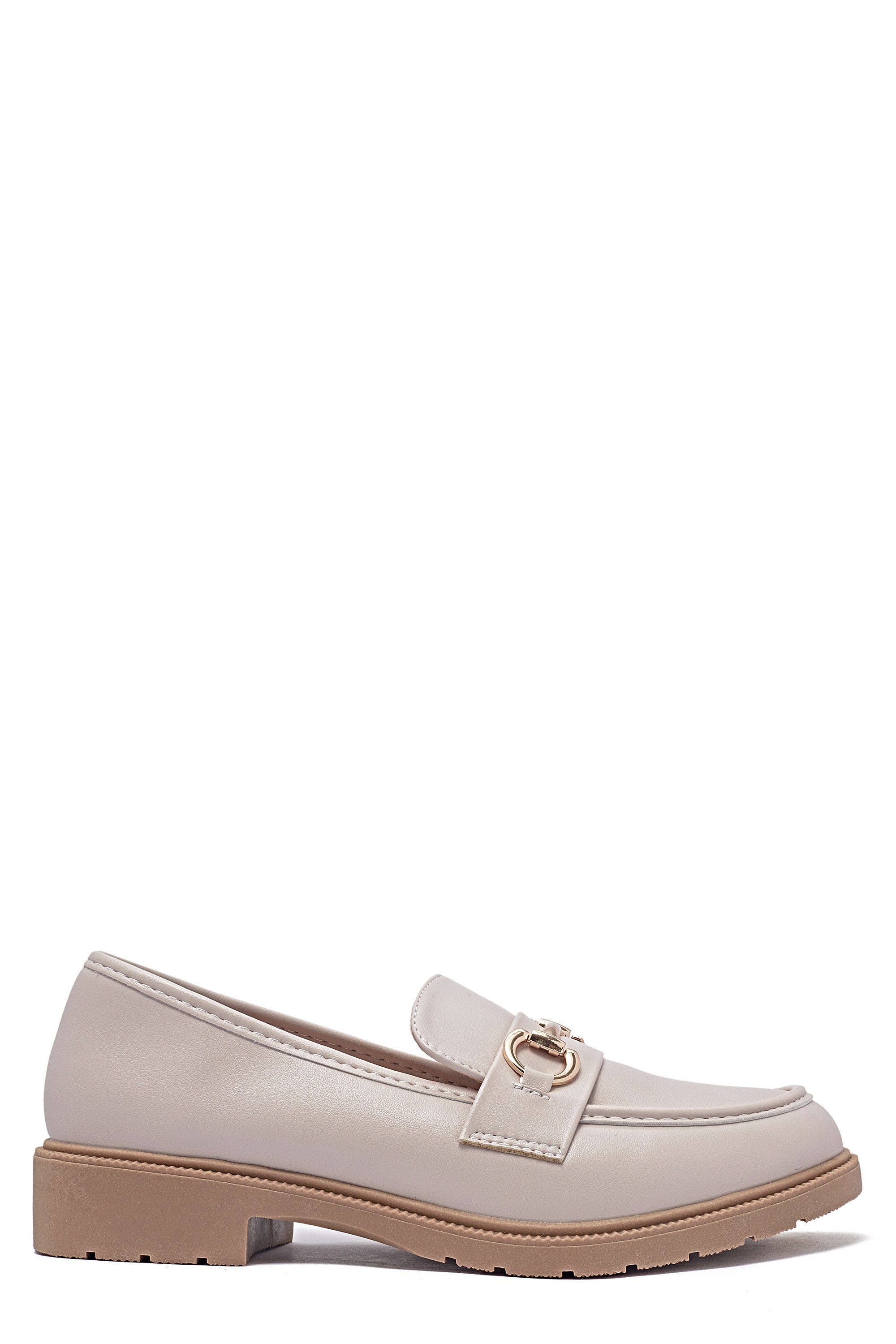 Mocassin beige rosé avec boucle dorée