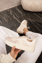 Basket Blanche avec details Gris