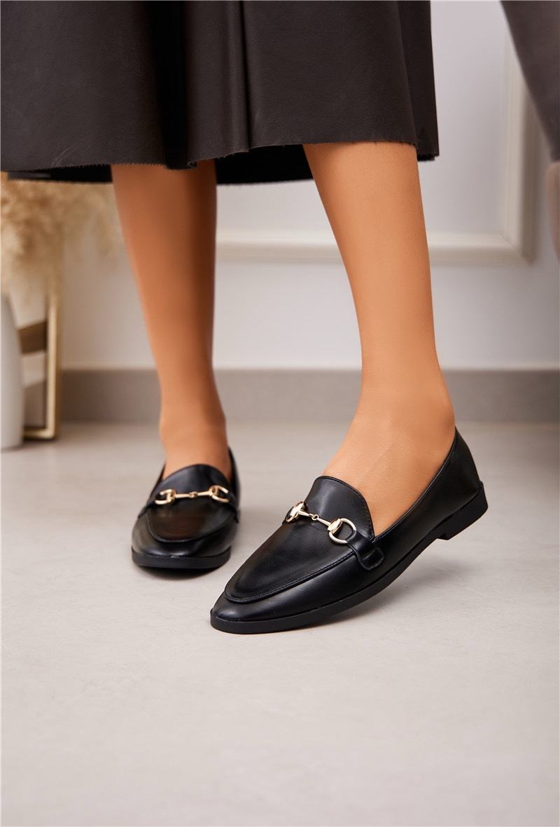 Mocassin Noir avec Boucle Dorée
