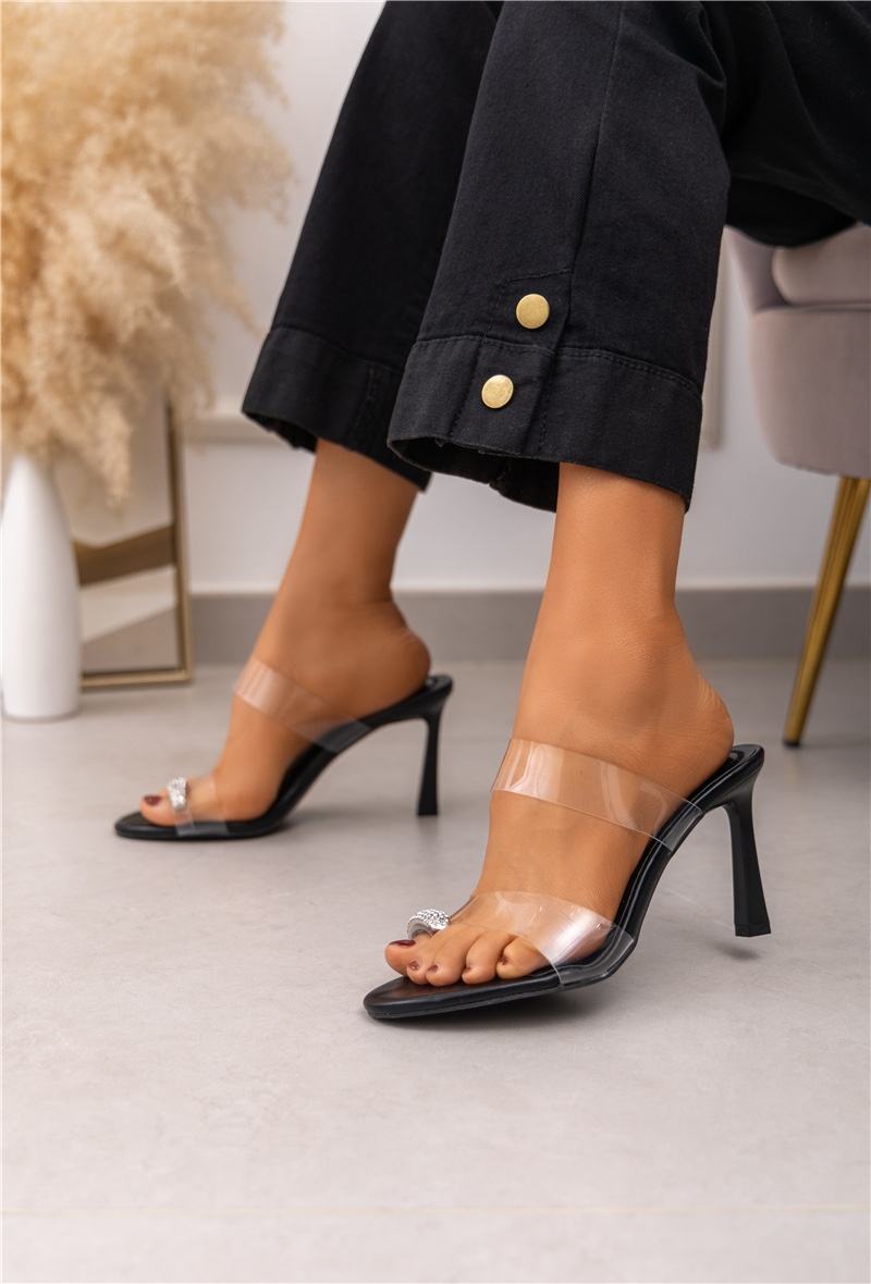 Sandale à talon noir avec vinyle transparent