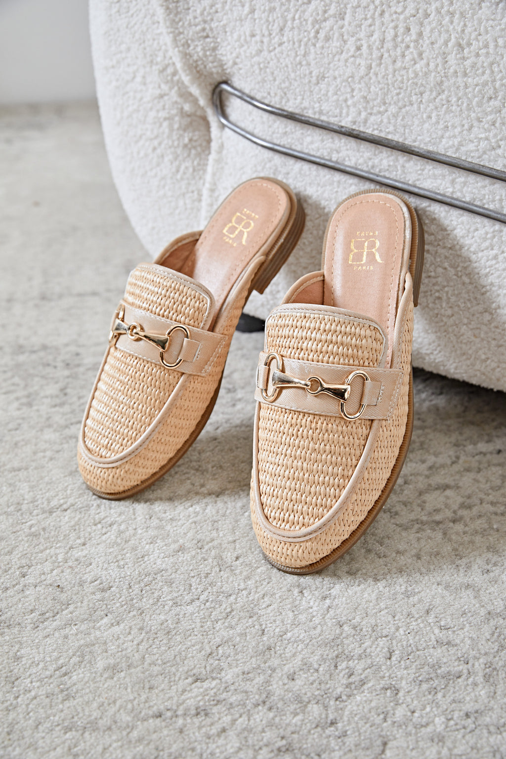 Mules au style raffiné et élégant