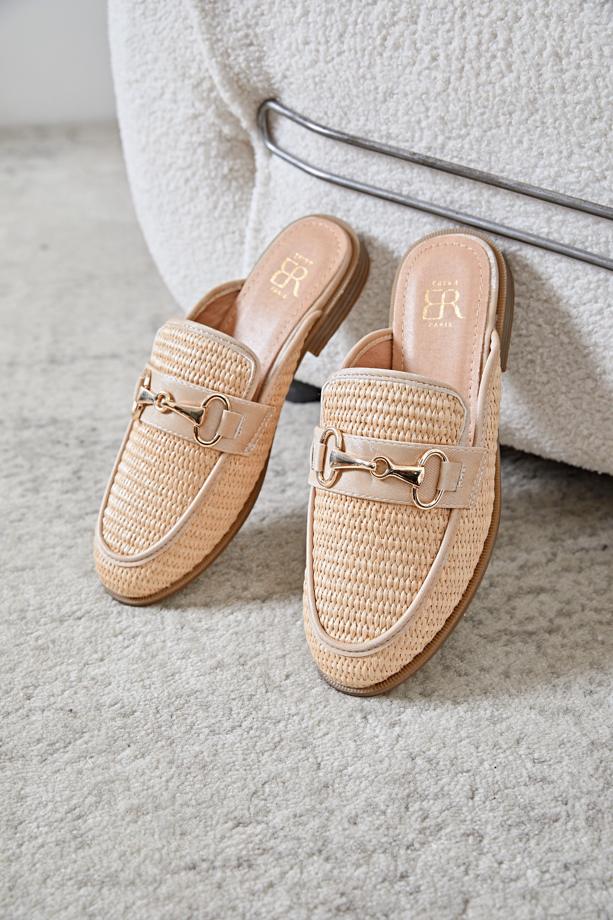 Mules au style raffiné et élégant