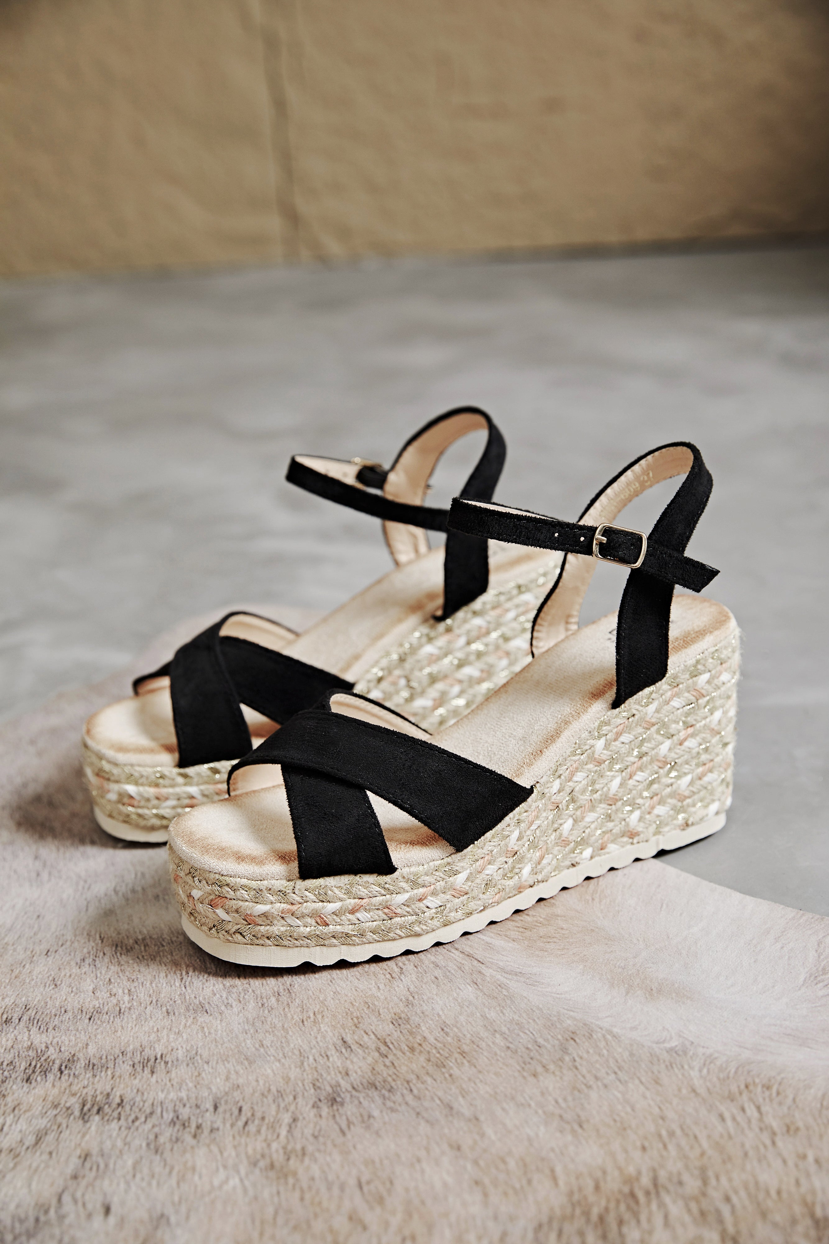 Sandale noir compensée