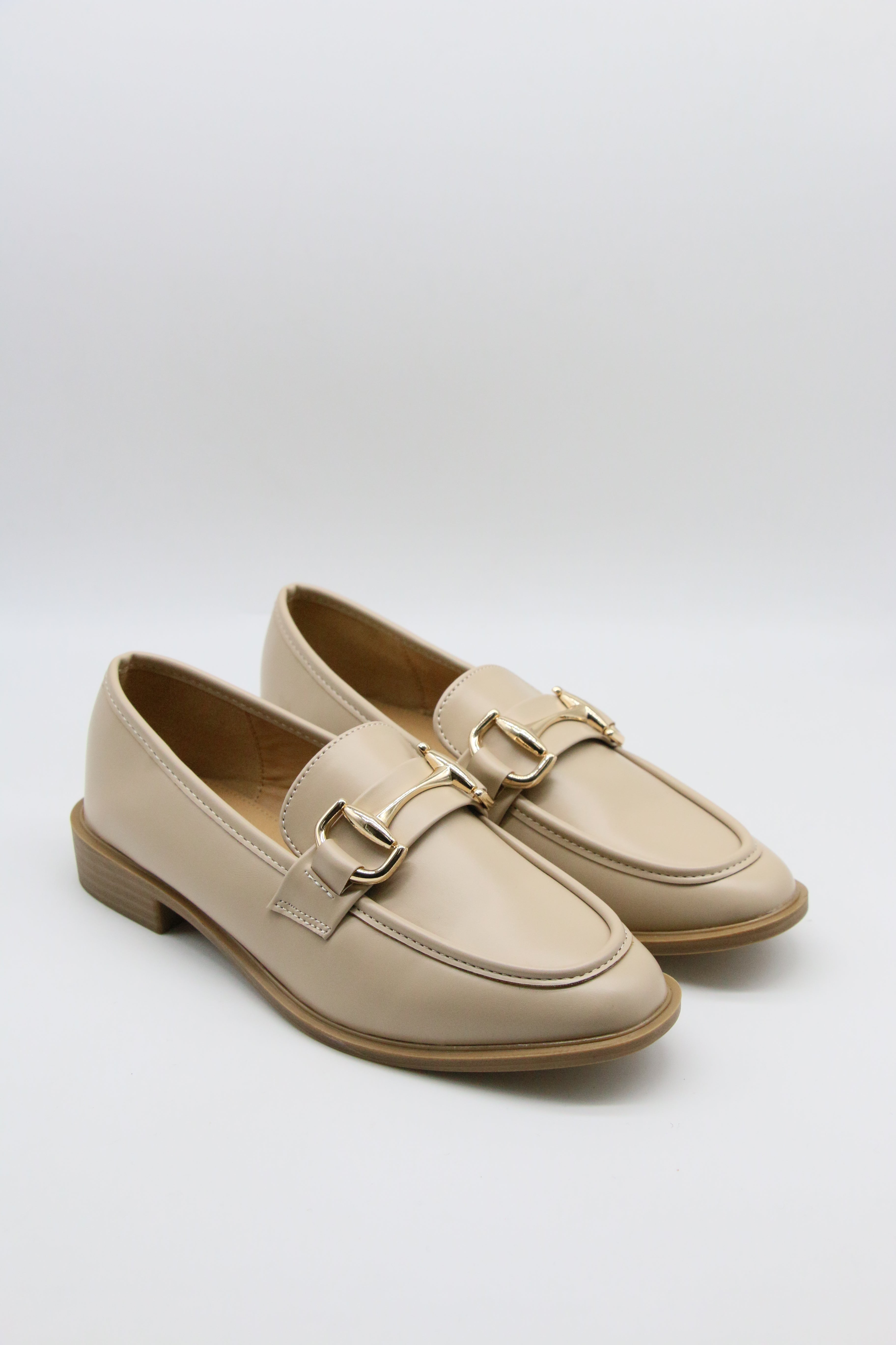 Mocassin classique avec boucle dorée