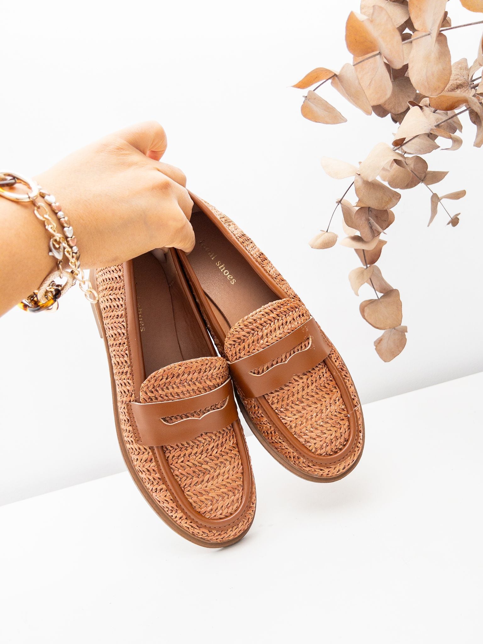 Mocassin marron tressé