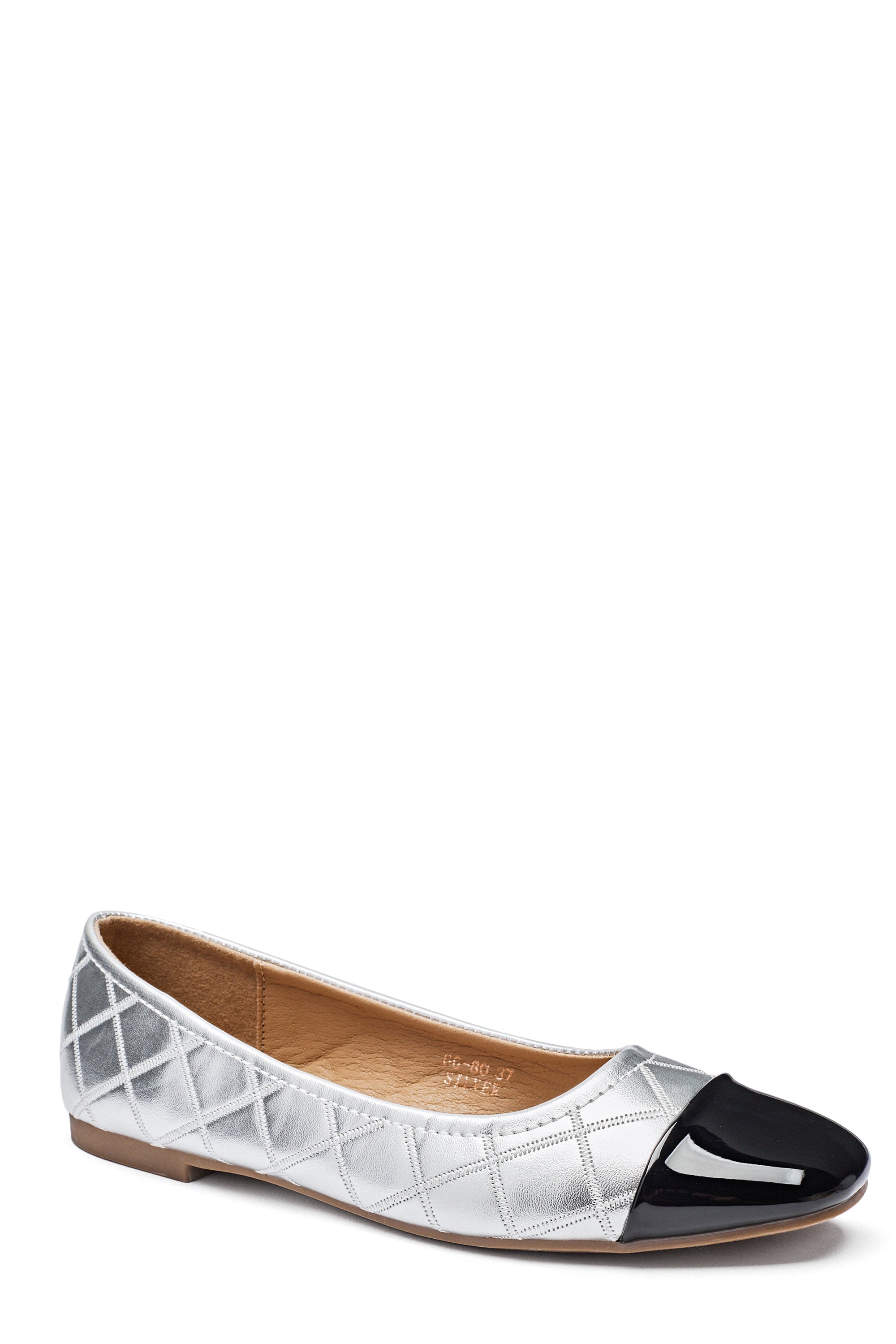 Ballerine argentée avec un bout noir vernis