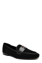 Mocassins noirs en daim avec détail métallique doré