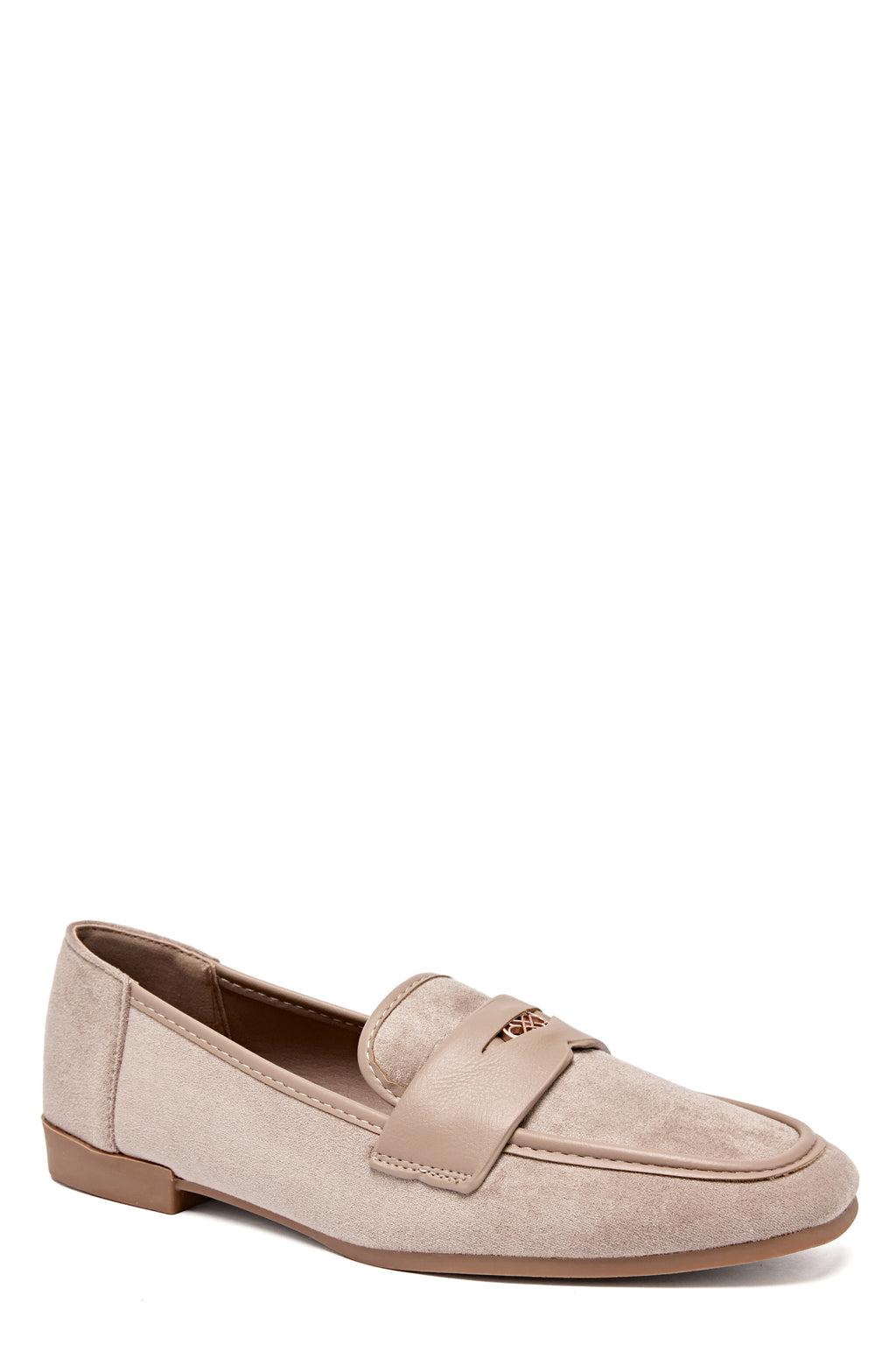 Mocassins beiges en daim avec détail métallique doré