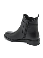 Bottine élégante en noir au design chic et minimaliste