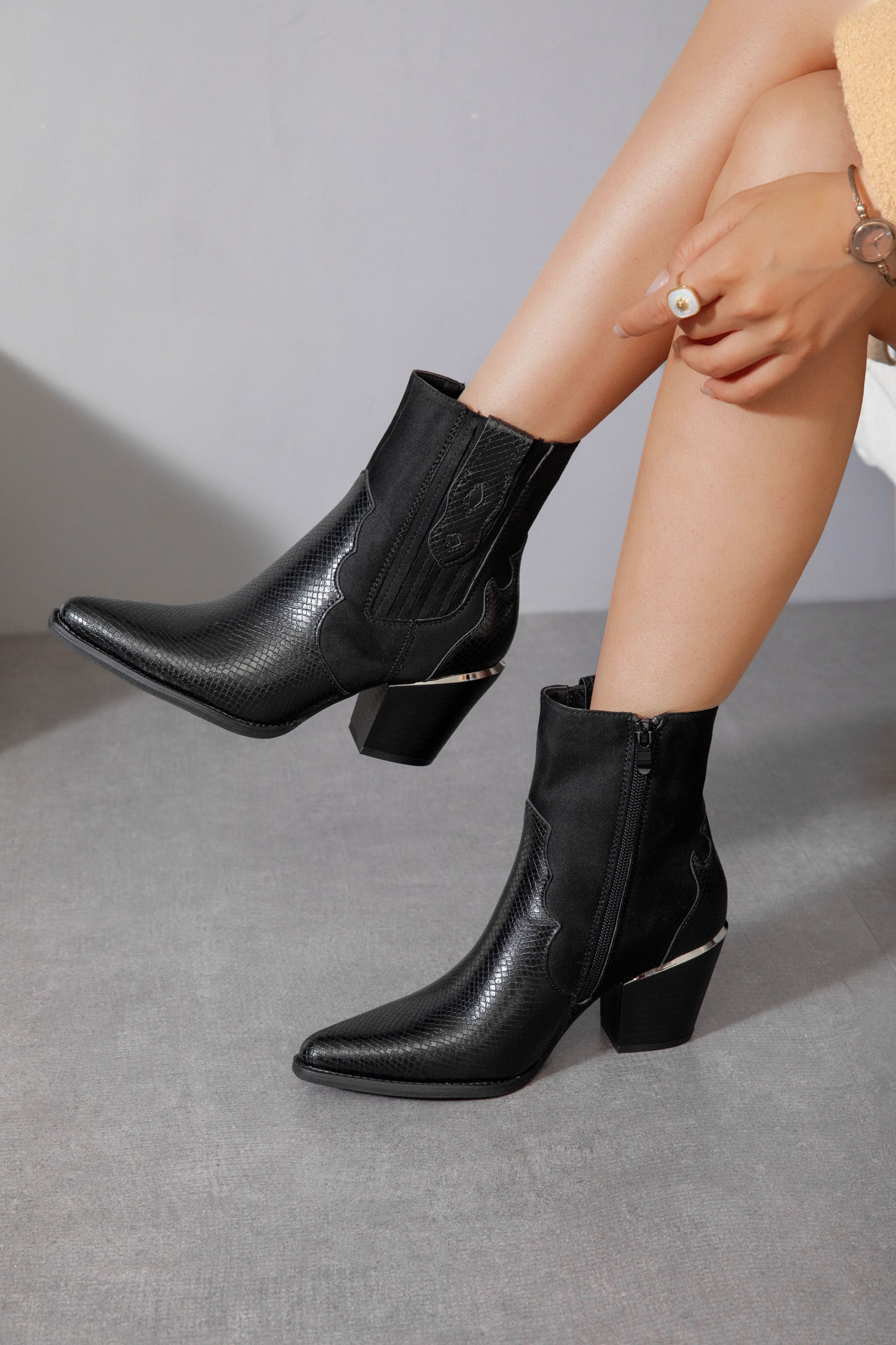 Bottines Style Santiags Bimatière – Noir Effet Serpent