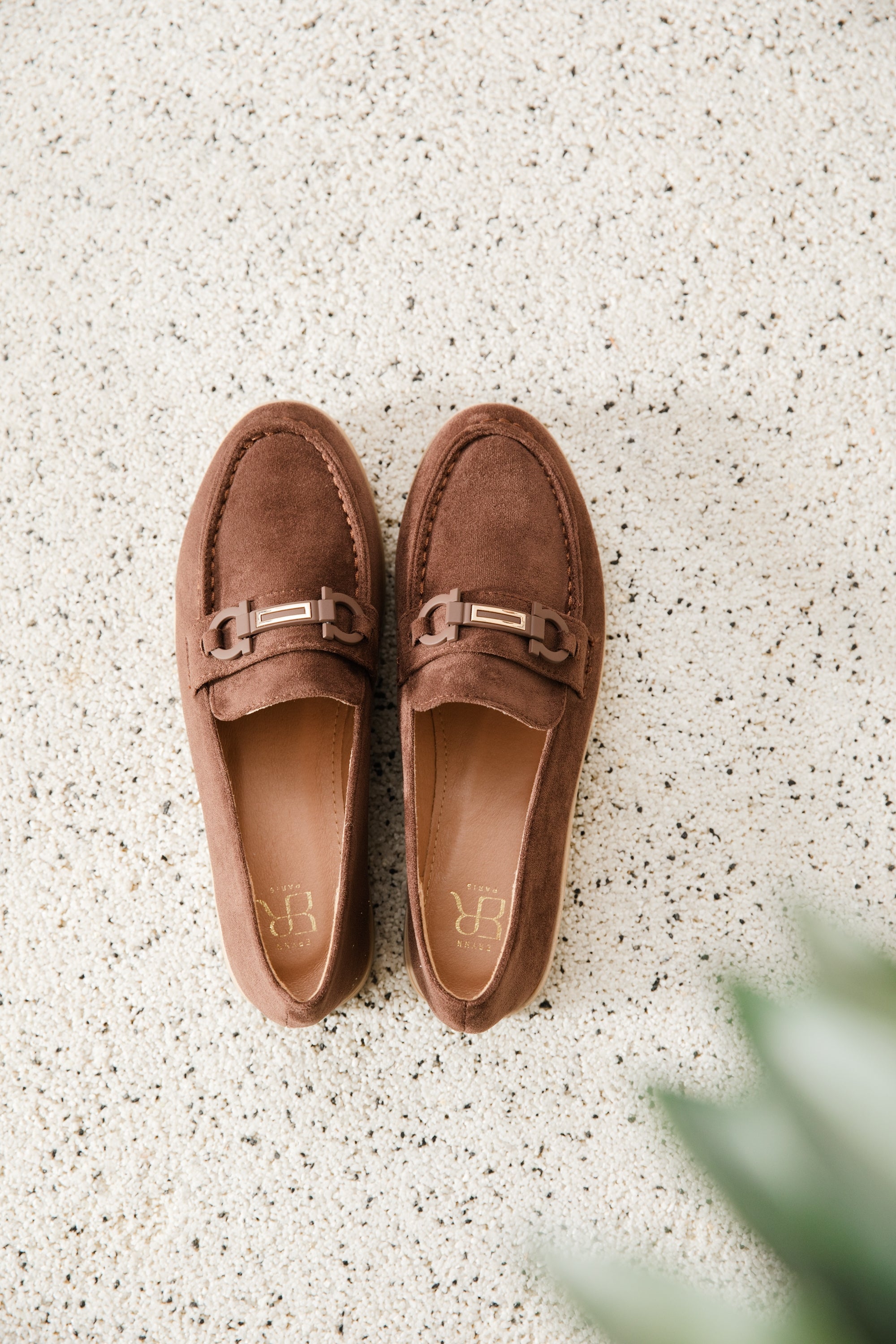 Mocassins en Daim Marron avec Détail Mors - Élégance Décontractée