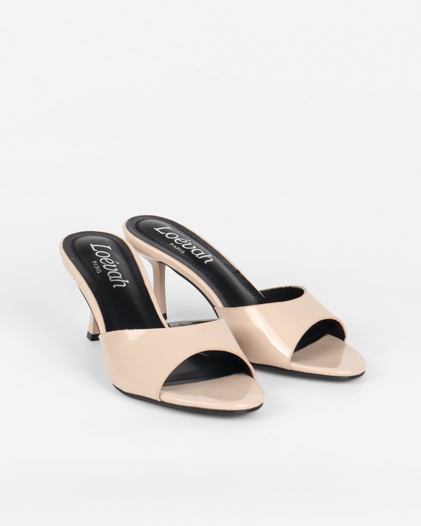 Mules Vernies Nude à Petit Talon Évasé