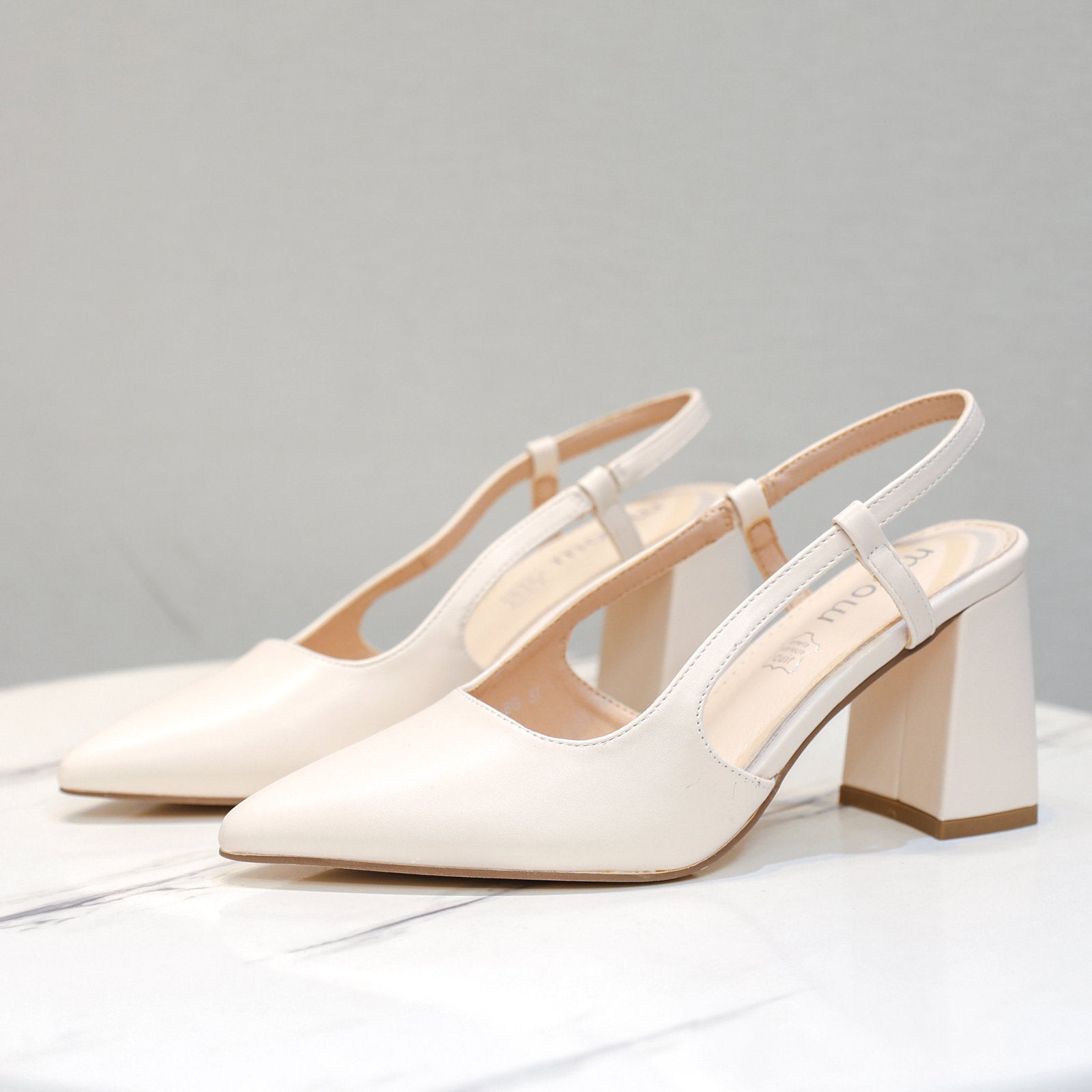 Escarpins Slingback à Talon Bloc – Élégance et Confort