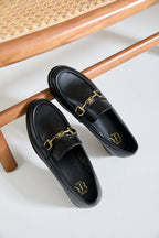 Mocassins Noir Élégance Classique avec Détail Métallique Doré