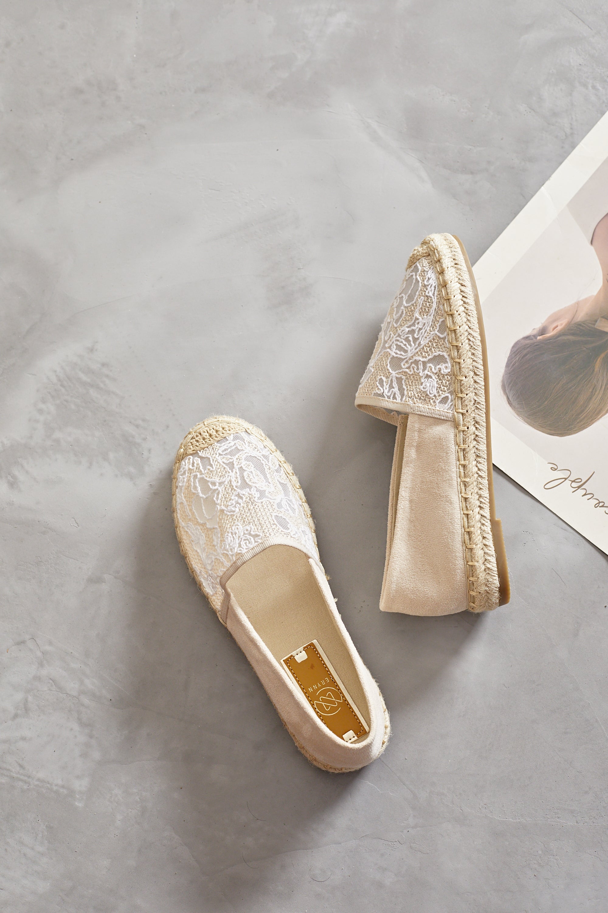 Espadrilles Compensées à Dentelle Florale et Suède