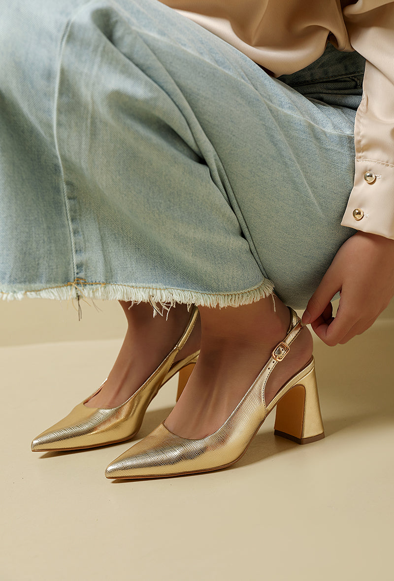 Escarpins Slingback Dorés à Talon Carré et Bout Pointu