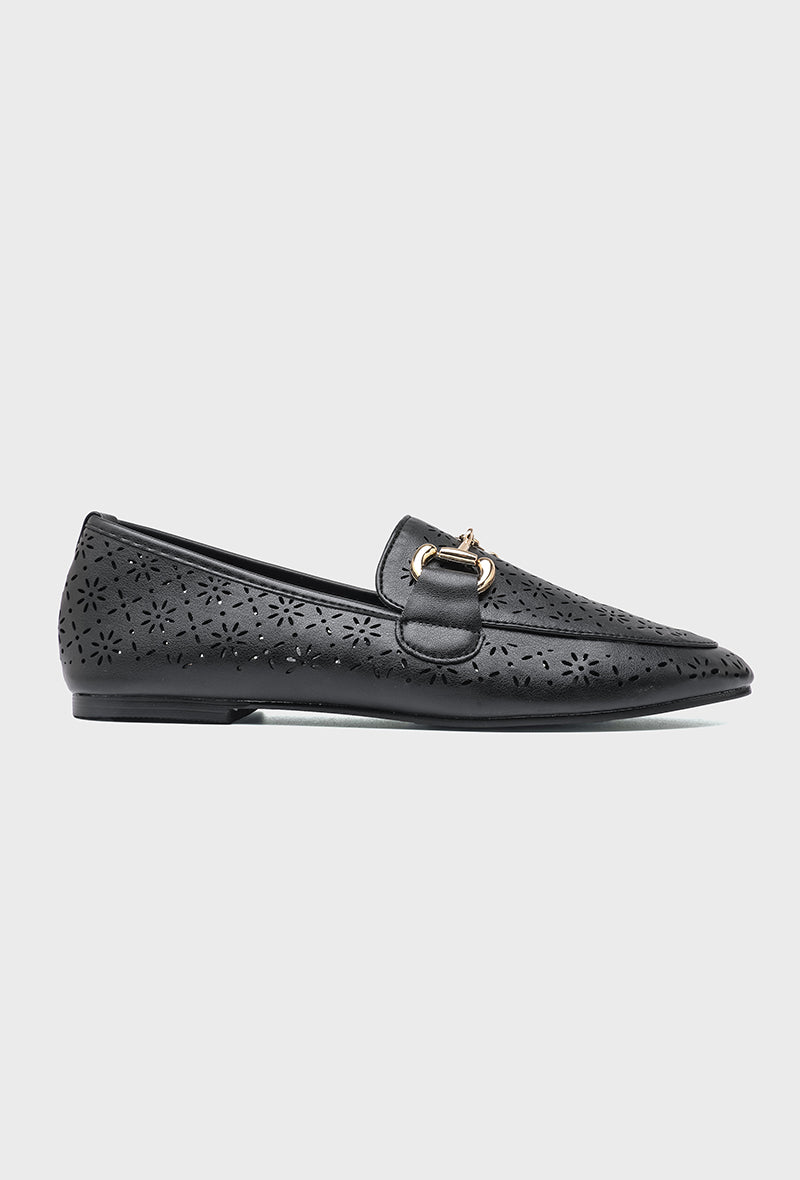 Mocassins ajourés noirs à mors doré – Élégance et légèreté d'été