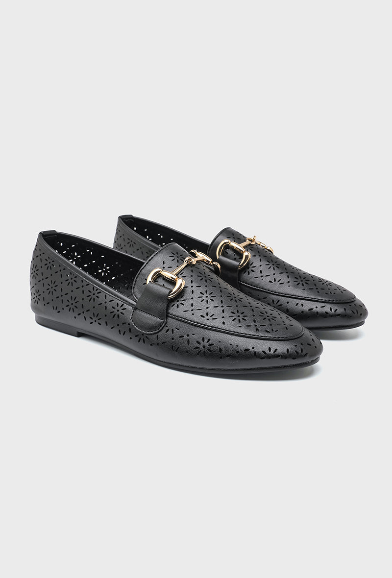 Mocassins ajourés noirs à mors doré – Élégance et légèreté d'été