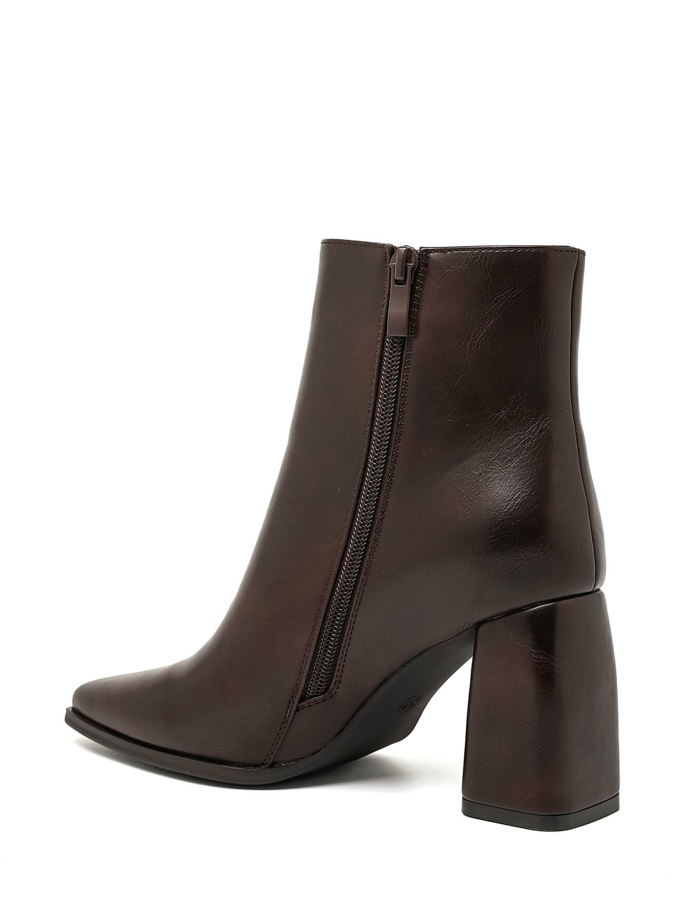 Bottines en marron à bout pointu et talon bloc