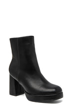 Bottines noires à plateau et talon carré