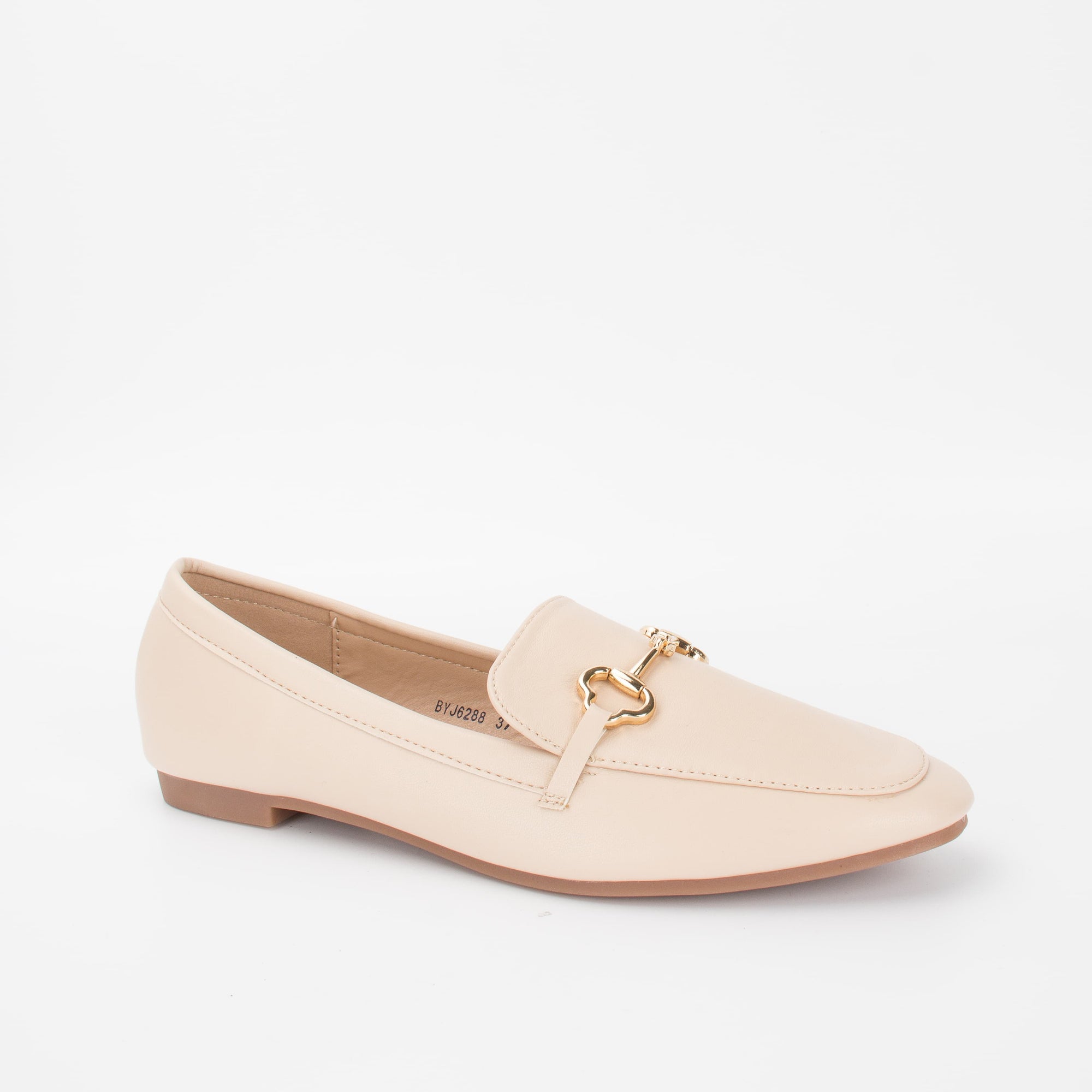 Mocassin beige rosé plat avec boucle dorée