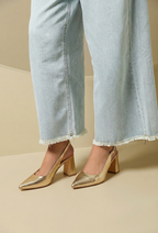 Escarpins Slingback Dorés à Talon Carré et Bout Pointu
